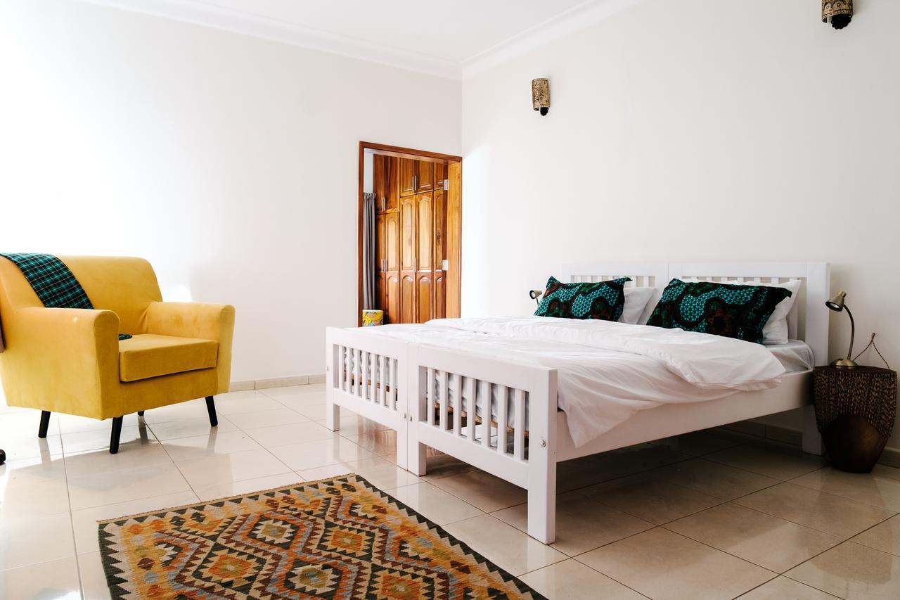 Bed and Breakfast The Guinea Fowl Entebbe Exterior foto